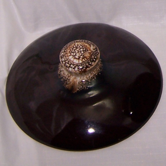 VTG Bean Pot Drip Glaze w/Lid and Metal Handle - Picture 8 of 9